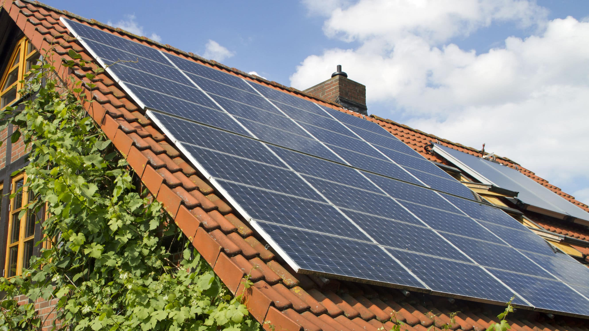 Foto van zonnepanelen op een dak